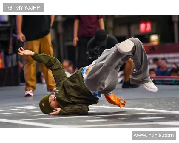 南京街舞队在运动街舞速度排行榜中荣获第五名展现青春活力与竞技实力