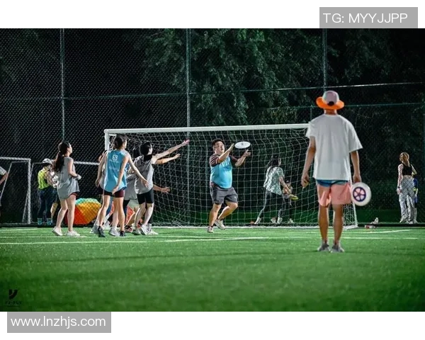 运动飞盘战术解析深圳飞盘队如何利用边路渗透提升比赛优势